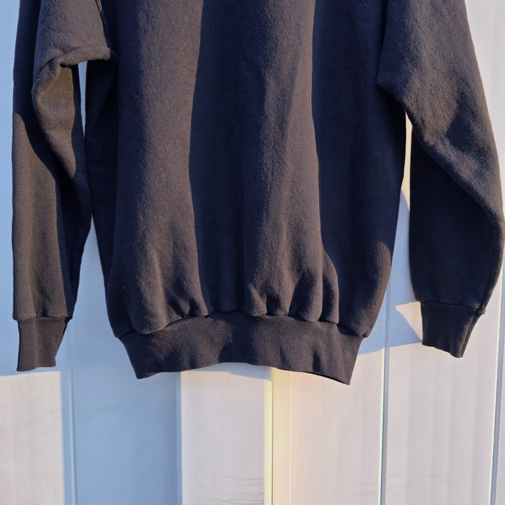 Vintage Black Snowy Holiday Cabin Sweatshirt | Hanes ComfortBlend | Size Medium - Picture 7 of 11